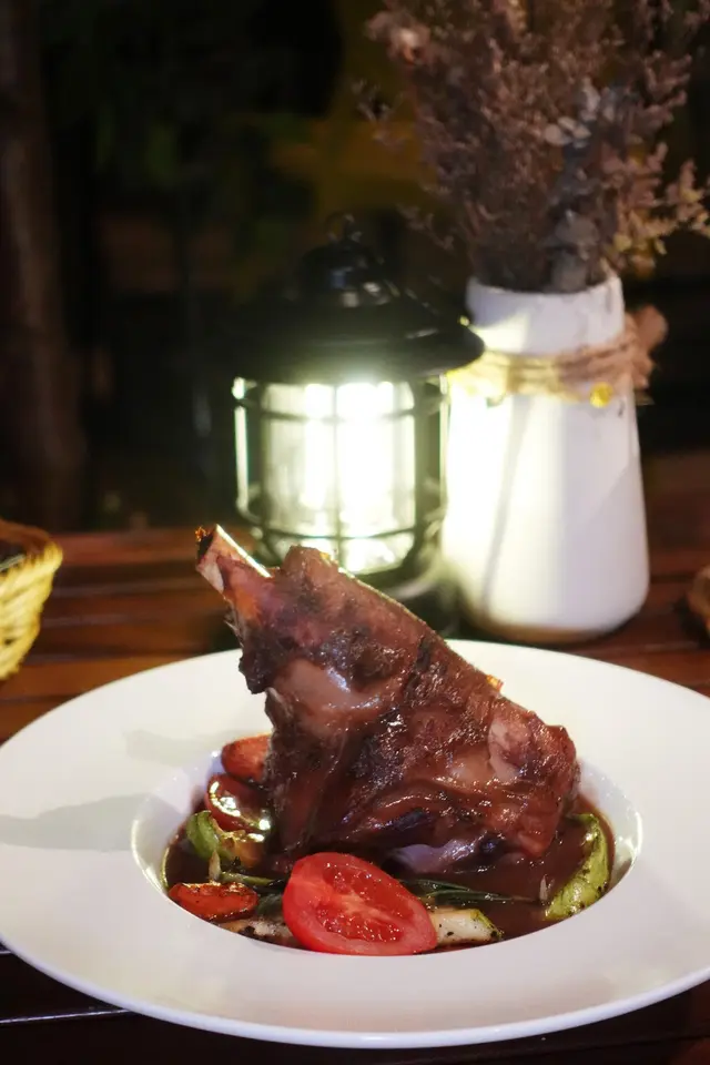 經典紅酒香草燴羊膝