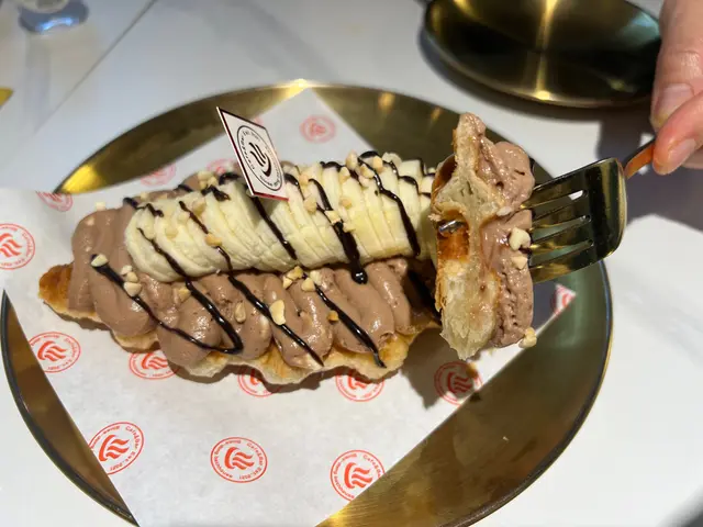 榛子朱古力香蕉牛角酥窩夫