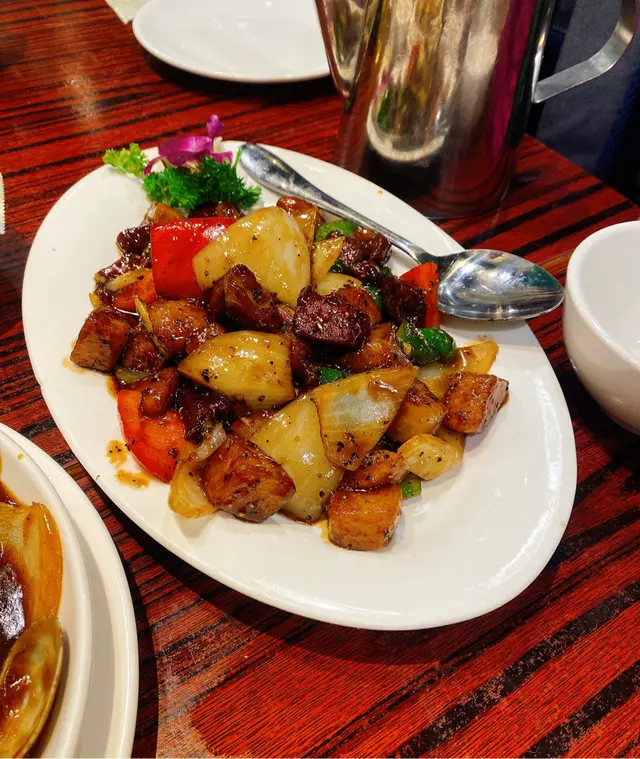 蜜汁薯仔牛柳粒