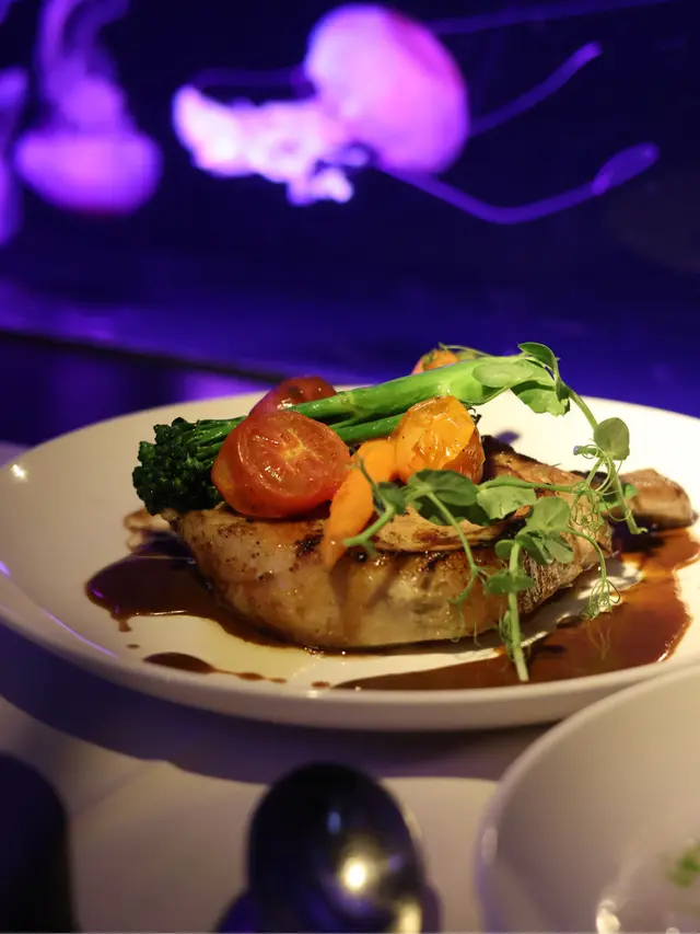 慢煮加拿大帶骨豬鞍