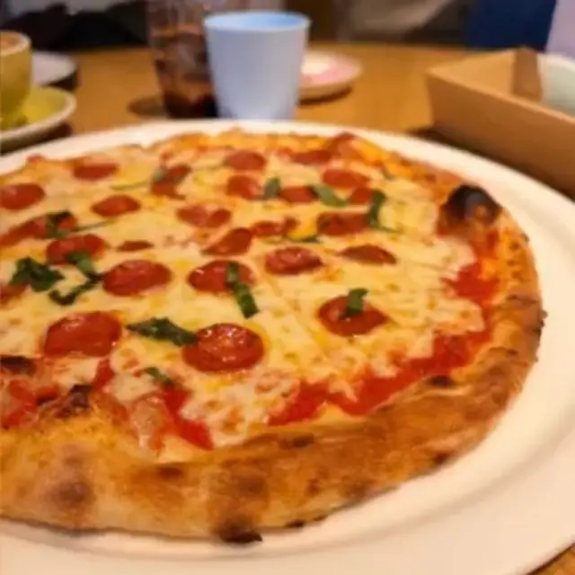 Salami Picante Pizza