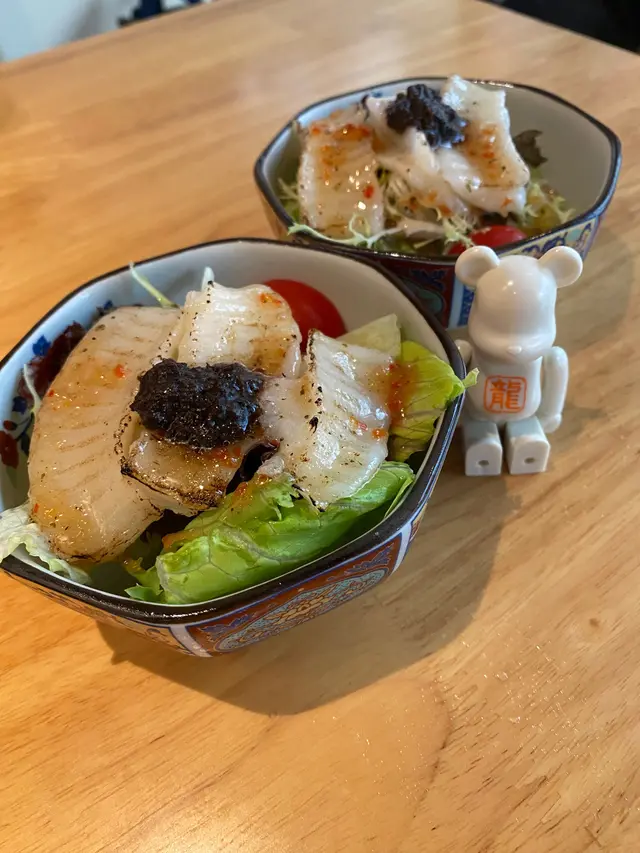 特製黑松露炙燒平目魚邊沙律