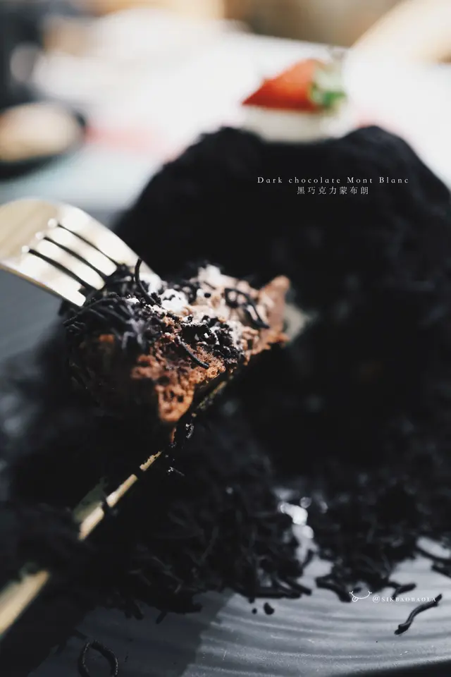 Dark chocolate Mont Blanc