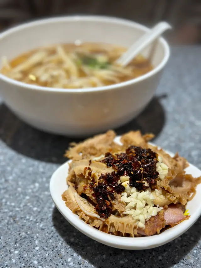 麻辣金錢肚刀削麵