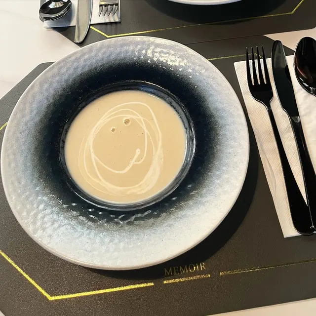 平時都冇乜餐廳會提供椰菜花忌廉湯，飲落比較淡口一啲，但係又係忌廉湯增添左一份清新嘅感覺！我自己就覺得間唔中試吓新嘅口味都唔錯😝👍🏻