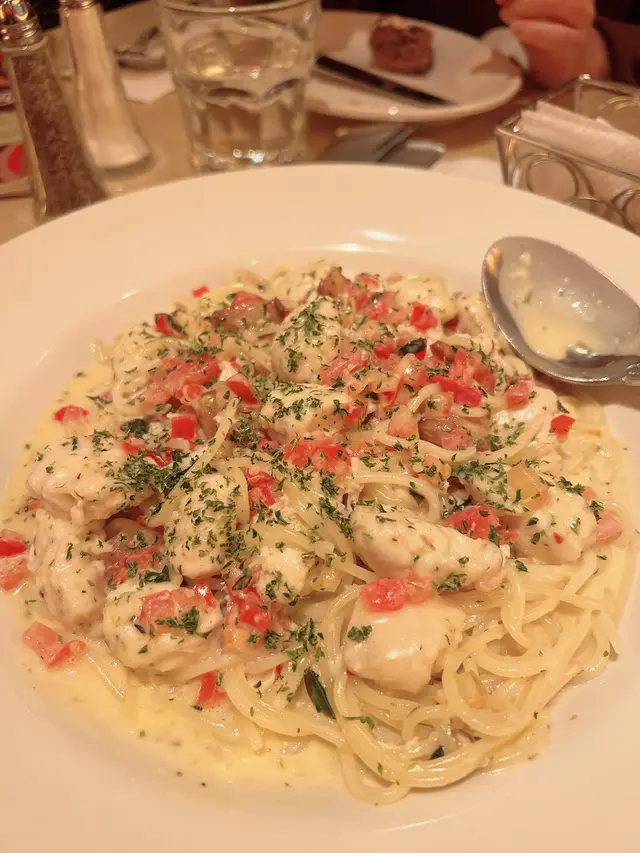 雞肉蒜香檸檬忌廉意大利麵