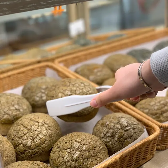 一開這個袋子 就聞到了濃濃嘅伯爵茶
個波蘿包皮幾脆 都有好濃嘅味道🤤✨
如果大家鍾意伯爵茶 真係好好味!!