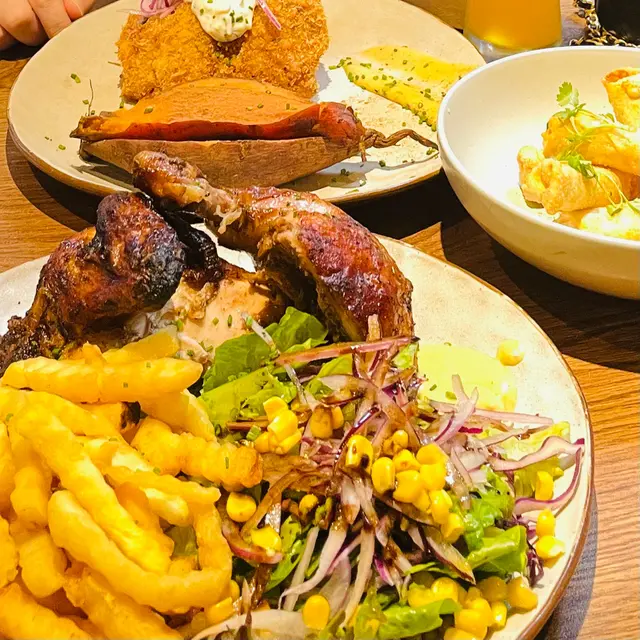 炸雞配薯條沙律