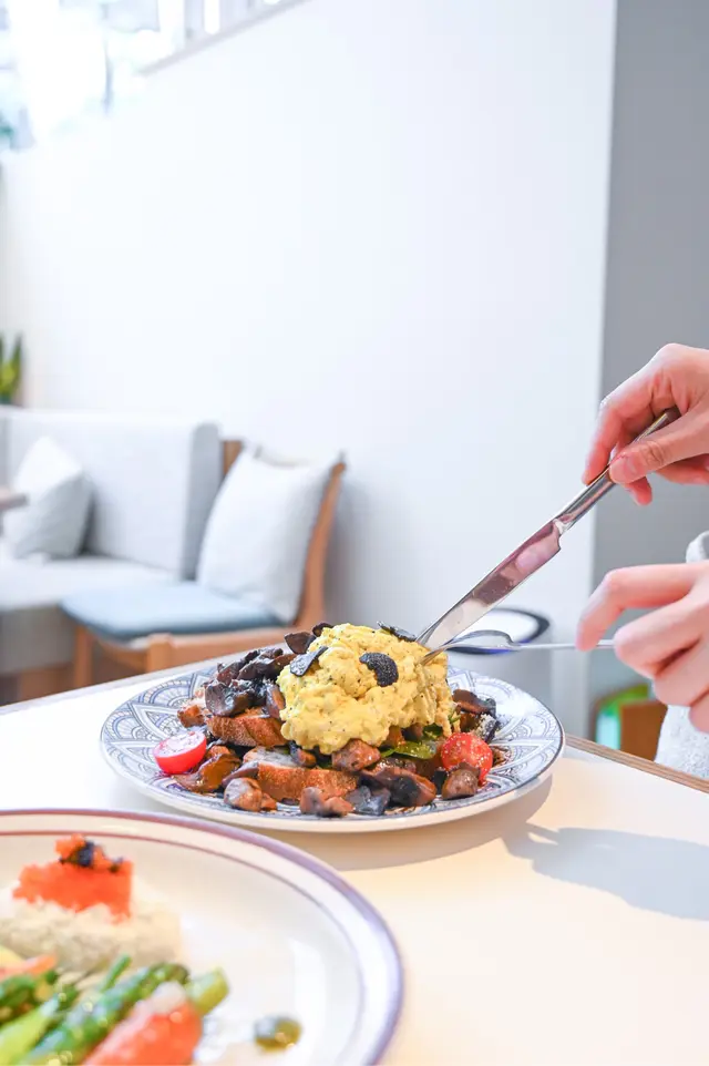 𝐁𝐥𝐚𝐜𝐤 𝐓𝐫𝐮𝐟𝐟𝐥𝐞 𝐄𝐠𝐠 & 𝐏𝐨𝐫𝐭𝐨𝐛𝐞𝐥𝐥𝐨 𝐒𝐨𝐮𝐫𝐝𝐨𝐮𝐠𝐡