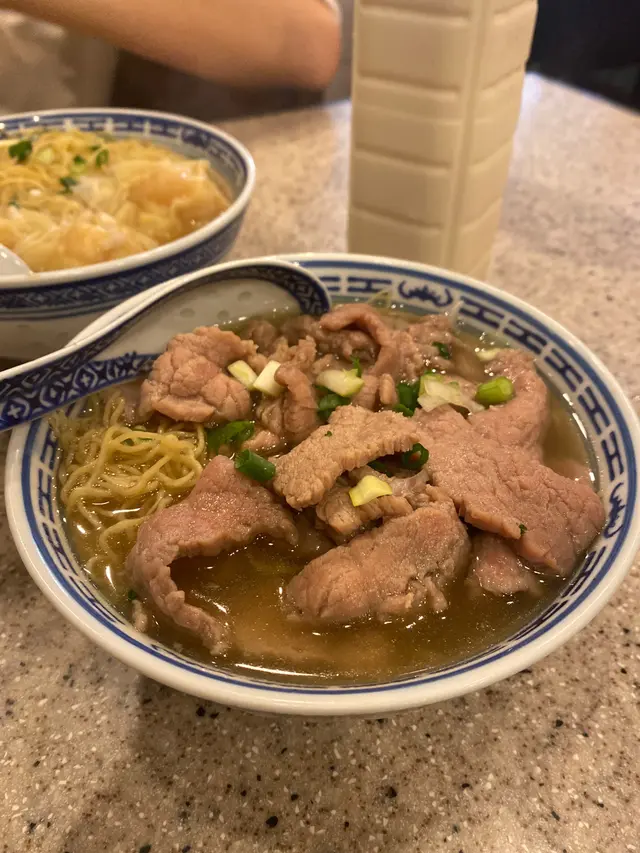 鮮牛肉麵