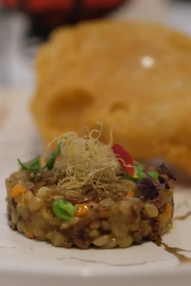 藏紅花汁燴脆皮花膠扒