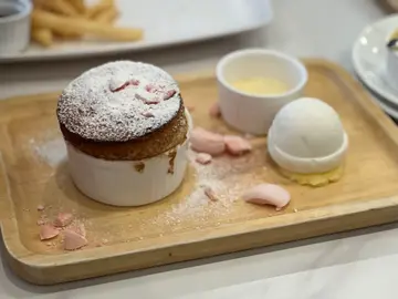 姜汁梳乎厘配豆腐雪糕