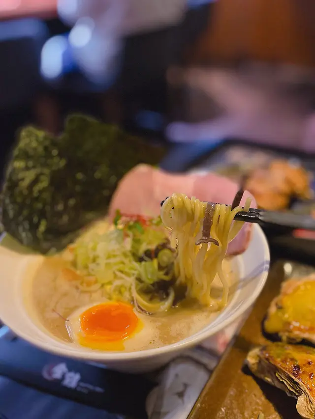 瀨戶內海牡蠣湯拉麵配生蠔黃金燒