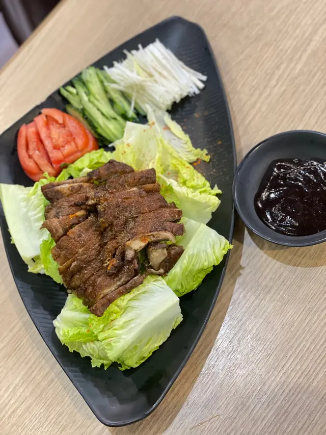 忽必烈大王手抓燒羊腩 (小)