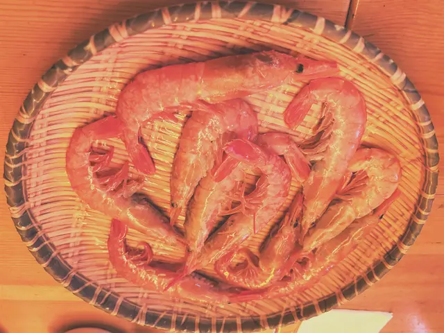  [一手赤蝦],  客人自抓得多少, 餐廳請免費食蝦