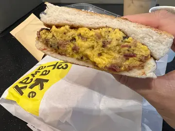黑松露咸牛肉蛋三文治