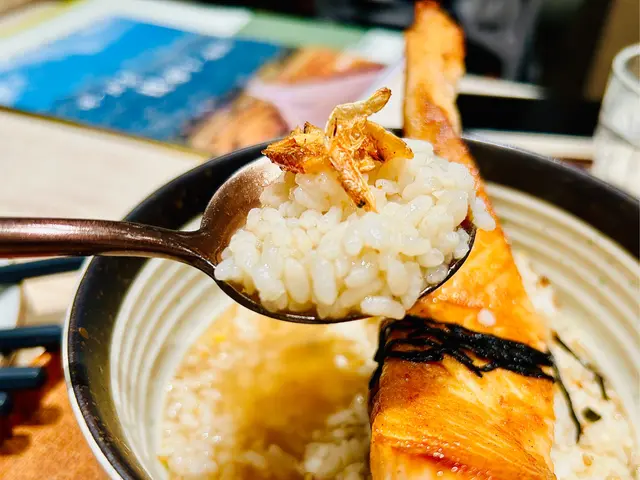 茶香三文魚湯漬飯