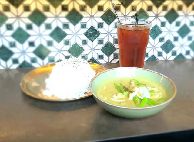 泰式青咖哩雞肉飯