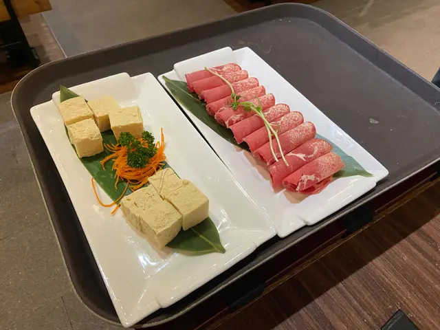 牛舌和蜂巣干層凍豆腐