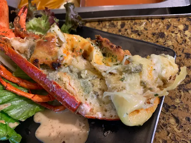 有不少甘香的龍蝦膏