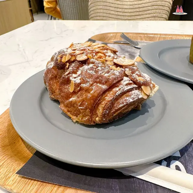 Almond & Chocolate Danish
