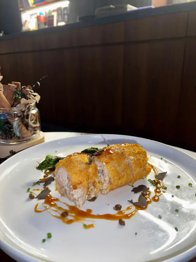松露牛油牛肝菌雞肉卷