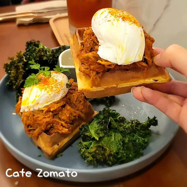 手撕豬肉水波蛋窩夫