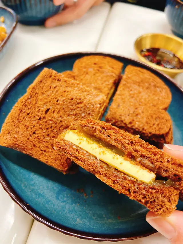 椰香南洋燒麵包(配鮮牛油)