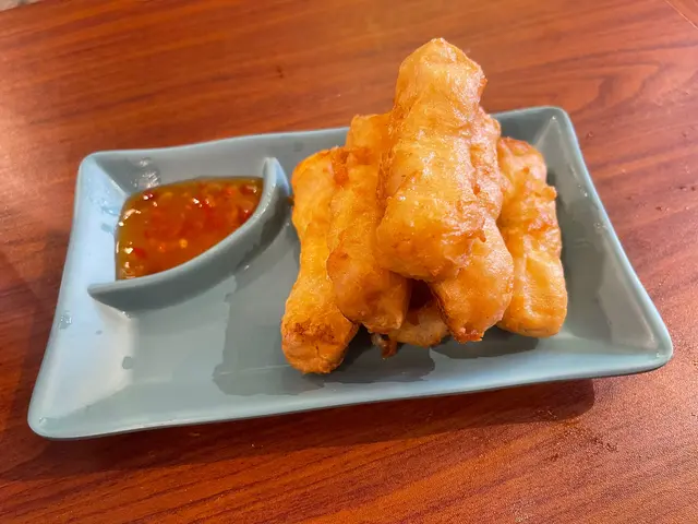 酥炸墨魚卷