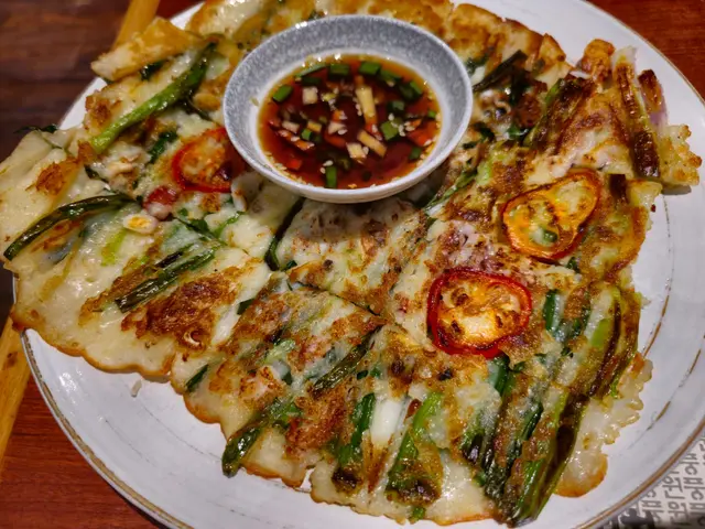 menu上的相片雖然寫住人氣同必食,但係果張相坦白講真係唔多吸引,但係朋友堅持想試下,於是就order咗,估唔到係幾有咬口,味道亦同其他韓國餐廳唔一樣。推介!