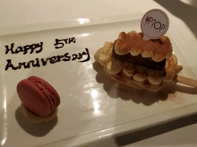 Tiramisu窩夫配馬卡龍