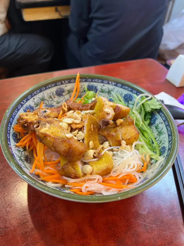 豬扒舊淋，檬粉剛剛好，去越南餐廳必叫