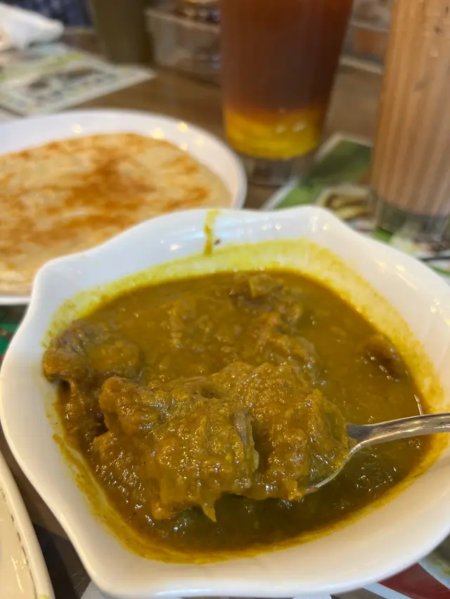 巴基斯坦牛咖喱配薄餅