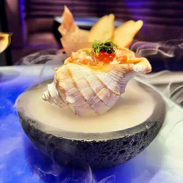 黑魚籽醬三文魚他他