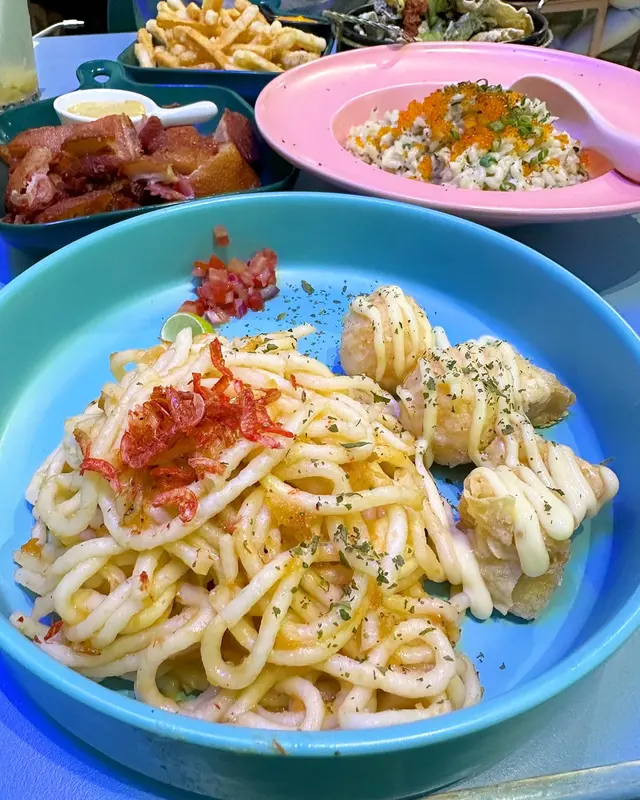 蝦頭油炸蝦球魚撈麵