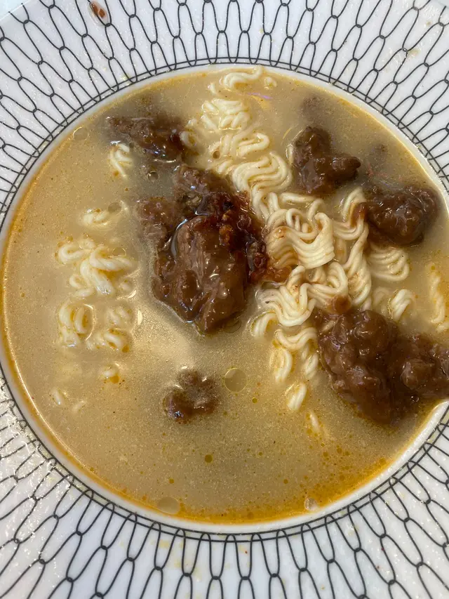 沙嗲牛肉公仔麵