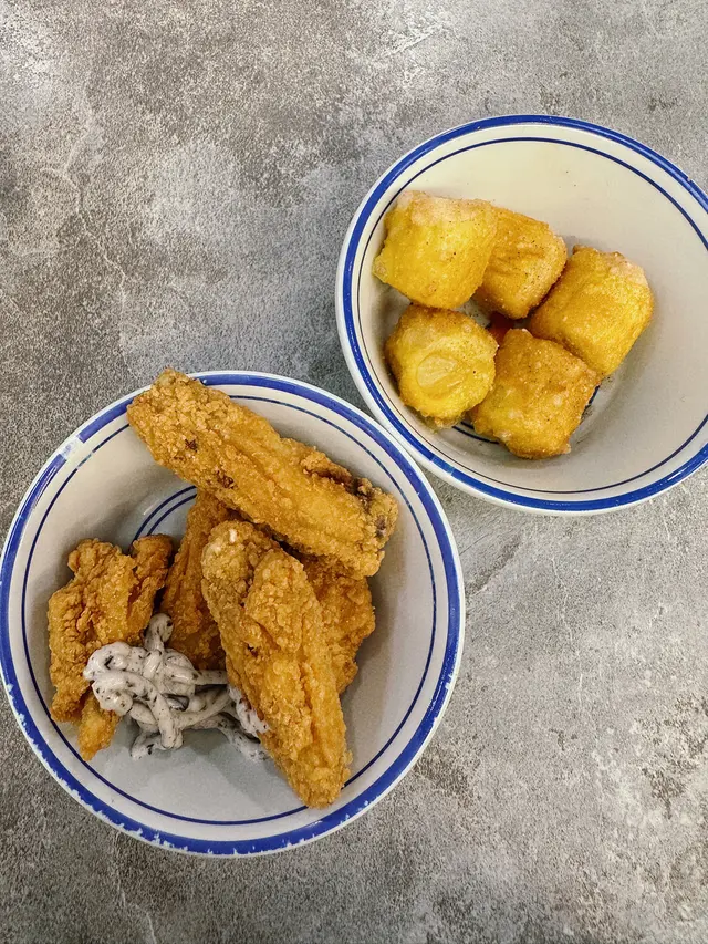 黑松露醬炸單骨雞翼;椒鹽炸燒賣