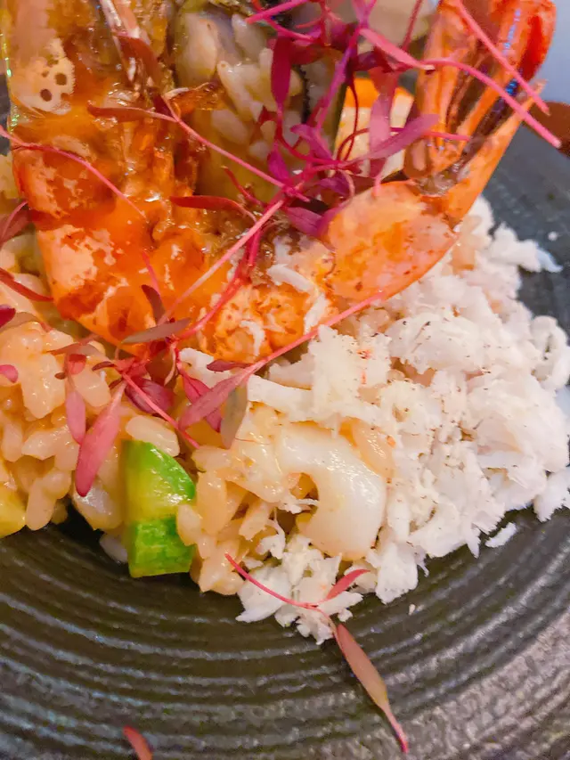 日本三文魚籽海鮮龍蝦汁意大利飯