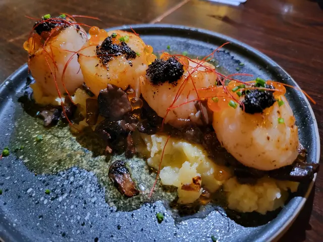 蒜香牛油雜菌 松露鹽煎北海道半熟帶子