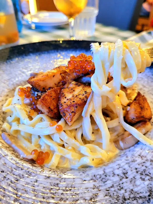 鮭魚親子和風忌廉鮮製意粉