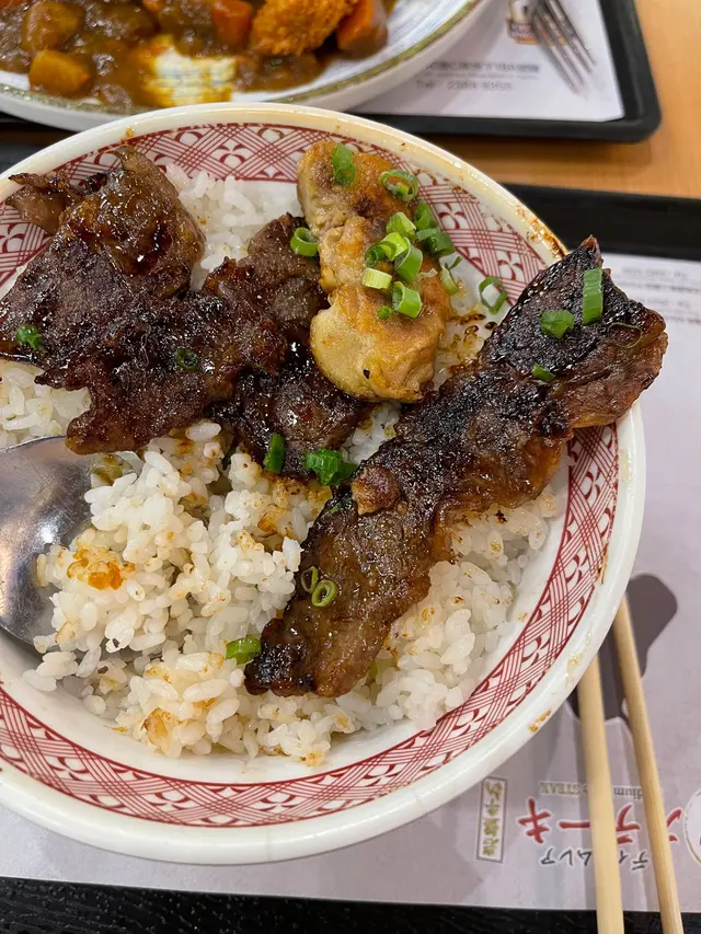 角切和牛鵝肝丼