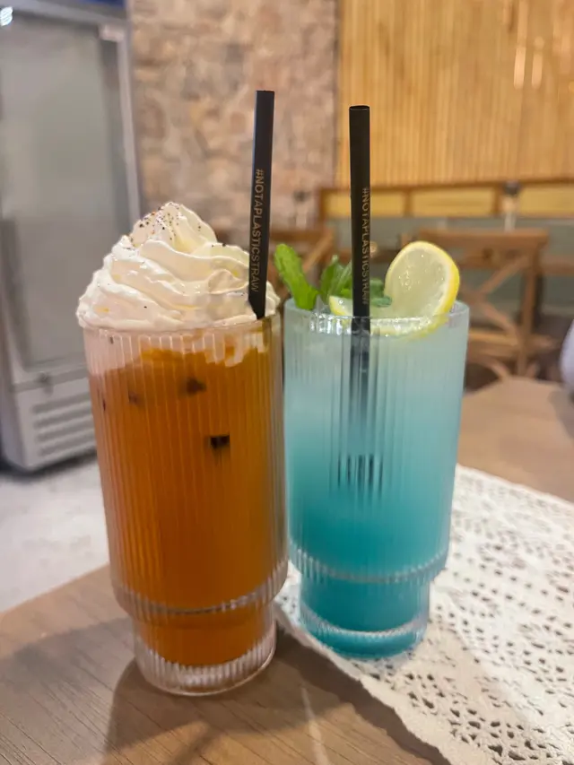 Ocean Paradise ,Iced thail milk tea