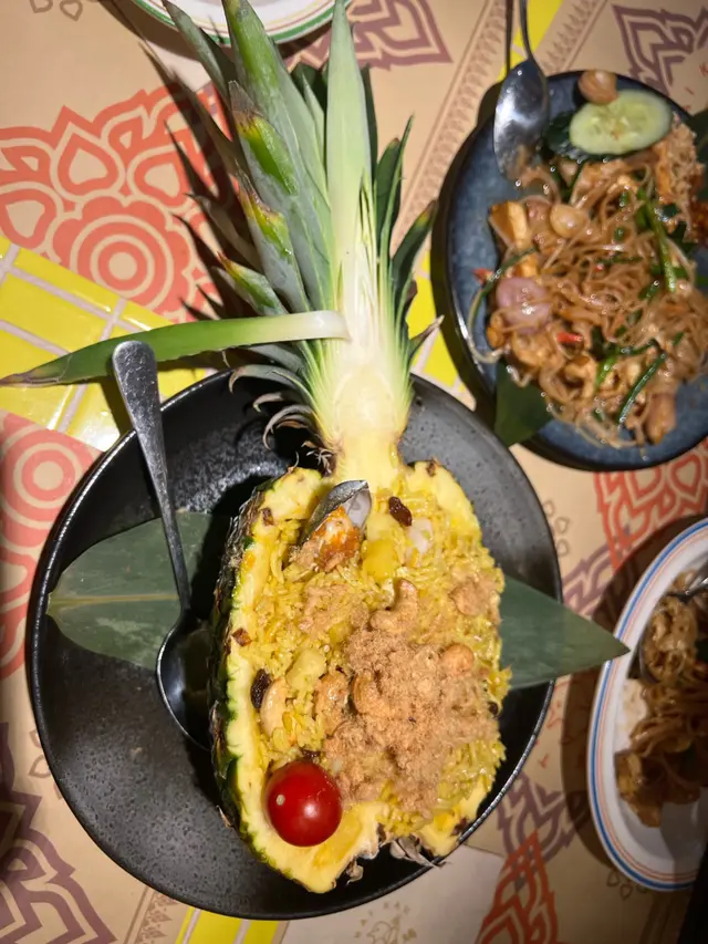 菠蘿海鮮炒飯