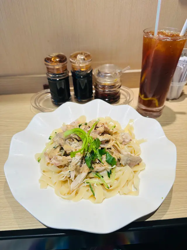 👉🏻麵條可選擇幼、中、粗和寬麵 👉🏻湯底有原味清湯、胡麻湯底、胡椒湯底、 麻辣湯底、酸麻湯底、酸辣湯底 👉🏻 湯底備有5種辣度：微辣/小辣/中辣 / 大辣 / 超辣 