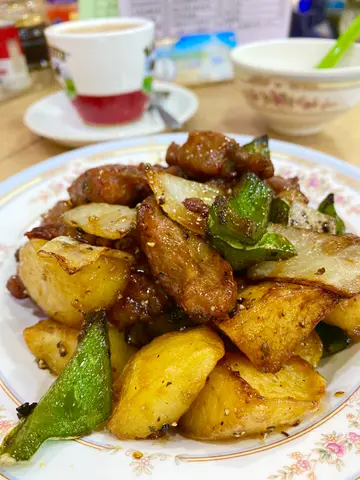 蜜椒薯仔牛柳粒