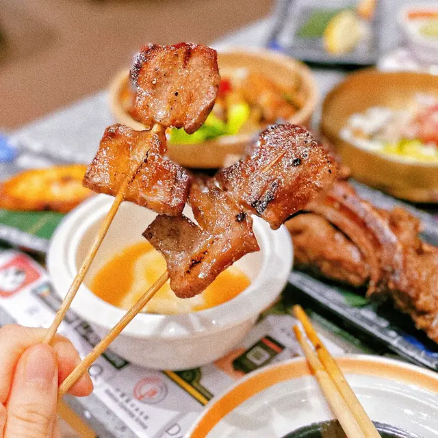 串燒牛舌爽脆，肉味都好濃！🍢少少嘅鹹香，令牛肉更鮮香！