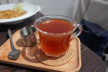 手标泰式柠茶