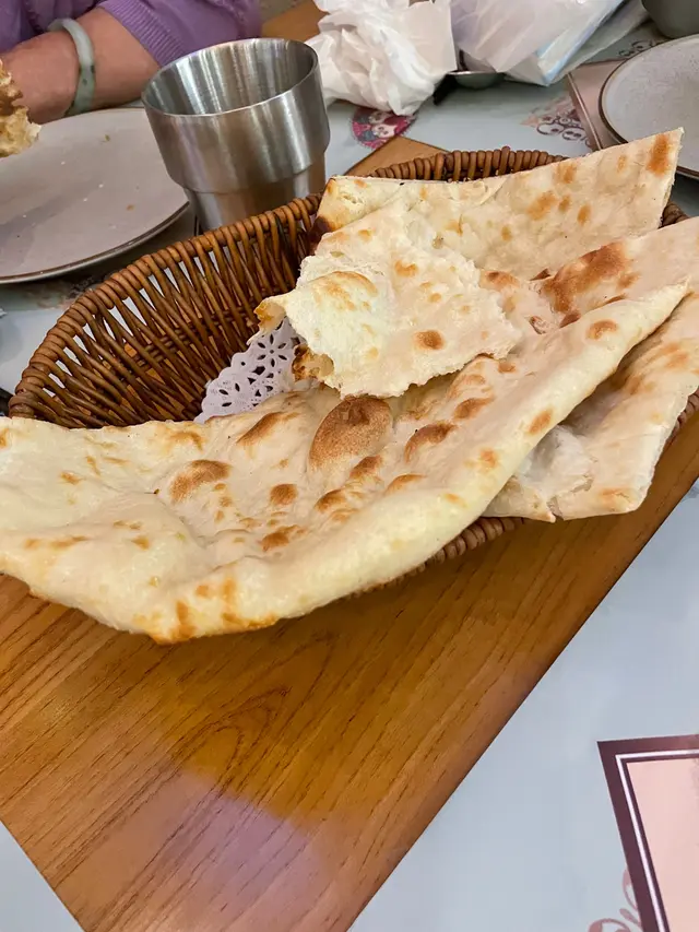 等足25分鐘上左呢個包,話2分鐘後上咖喱,點知….