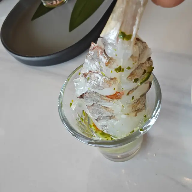 泰式生蝦刺身配酸辣青汁