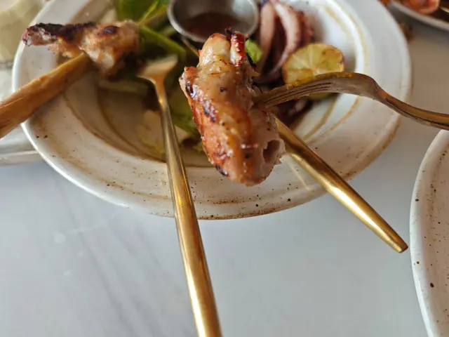 迷你炭烤串燒拼配泰式醬汁